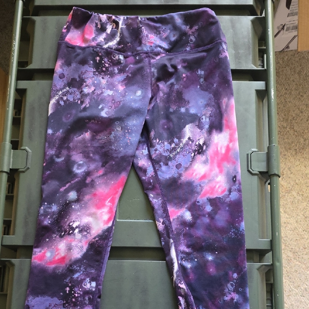 Girls' Purple & Pink Galaxy Capris - Youth Active Leggings